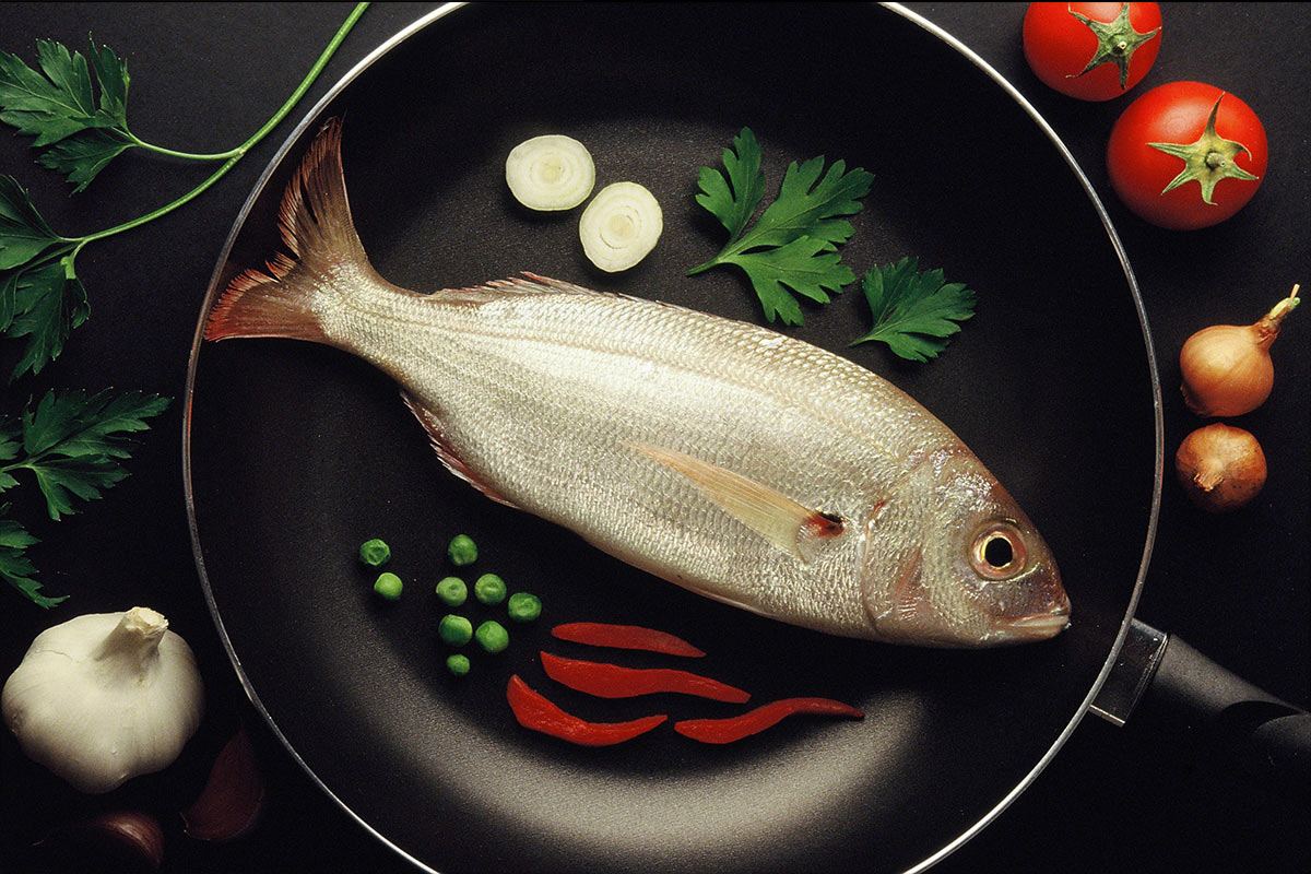 Fotografia de gastronomia d´un peix artísitica